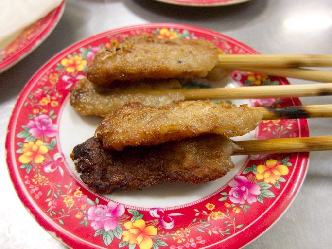 Authentic Da Nang Lemongrass Grilled Pork Skewers (Nem Lui)